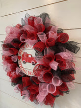 Load image into Gallery viewer, Valentine's Day Wreath with Truck in Black/Pink/Red