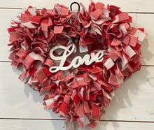 Load image into Gallery viewer, Heartshaped Wreath for Valentine&#39;s Day
