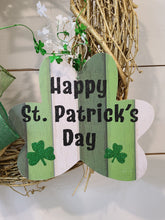 Load image into Gallery viewer, St. Patrick&#39;s Day Wreath
